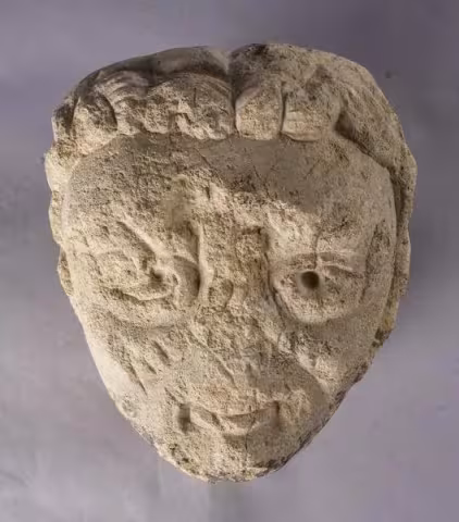 Fragment de pierre médiéval provenant de la cathédrale Christ Church